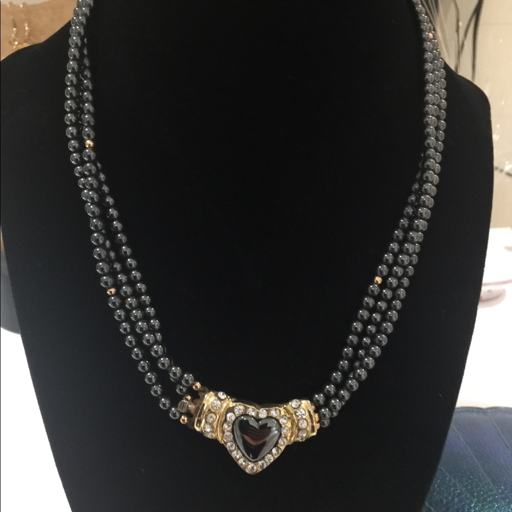 Necklace with gold tones